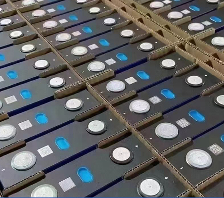 Cellule prismatique rechargeable LiFePO4 de qualité usine d'origine A 3.2V 102Ah pour batterie au Lithium EVorage E à énergie solaire