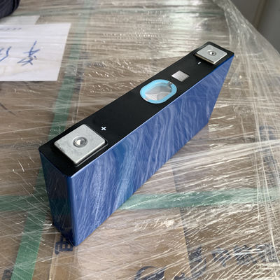 La batterie au lithium prismatique de Li Ion Battery Cell 1.85KGS rv emballent les cellules prismatiques 3.7v 113ah de NMC